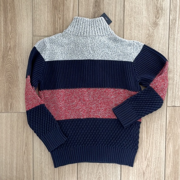 NWT Boys Tommy Hilfiger Sweater size 5 - Picture 3 of 3